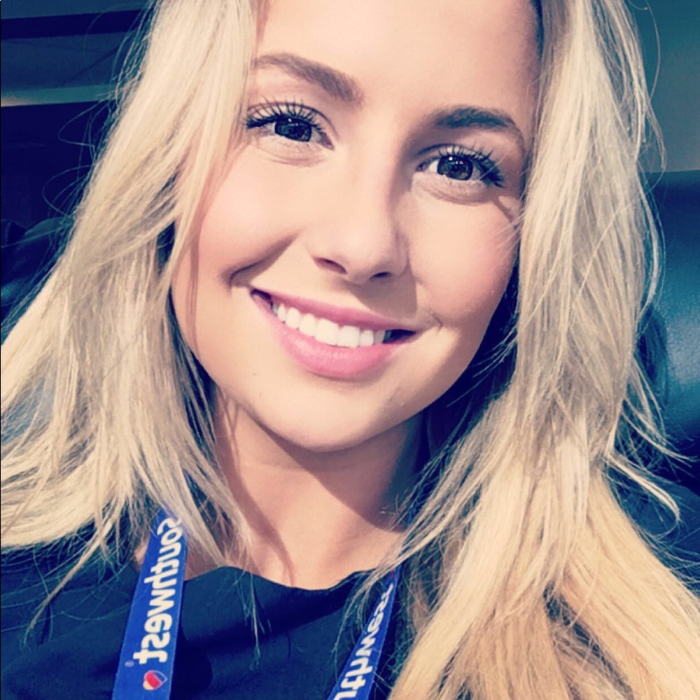 Meet your Posher, Caitlin